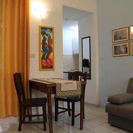 Apartment Casa Maniace, Ortigia Historic Center, 200 Mt From The Syracuse